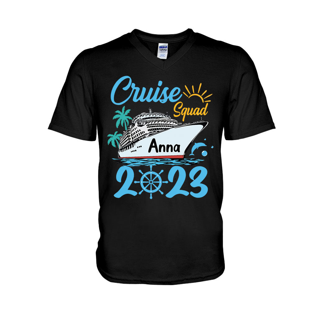 Cruising Squad – Personalisiertes T-Shirt und Hoodie für Kreuzfahrtbegeisterte