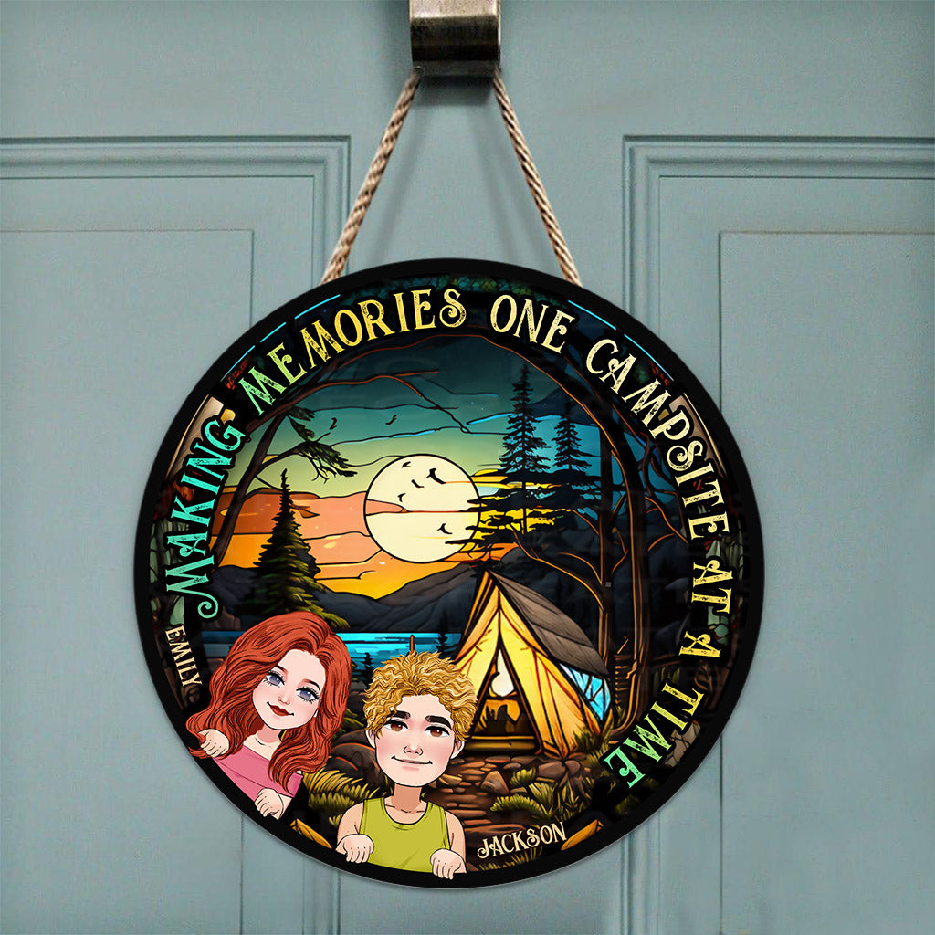 Making Memories - Personalized Camping Round Wood Sign