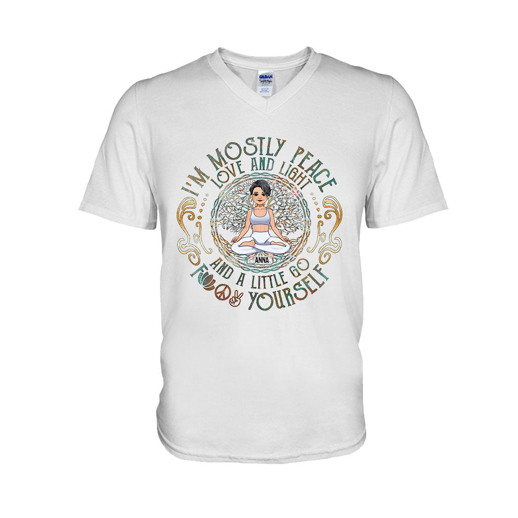 Ich bin größtenteils Frieden – Personalisiertes Yoga-T-Shirt und Hoodie