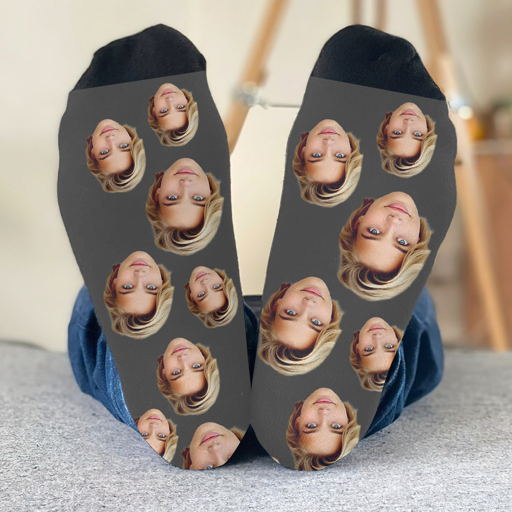 Individuell gestaltete Socken für die Enkelin