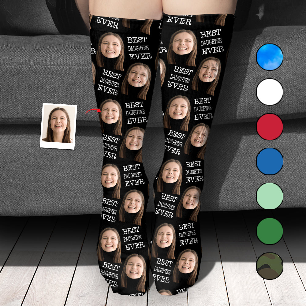 Individuell gestaltete Socken für die Tochter