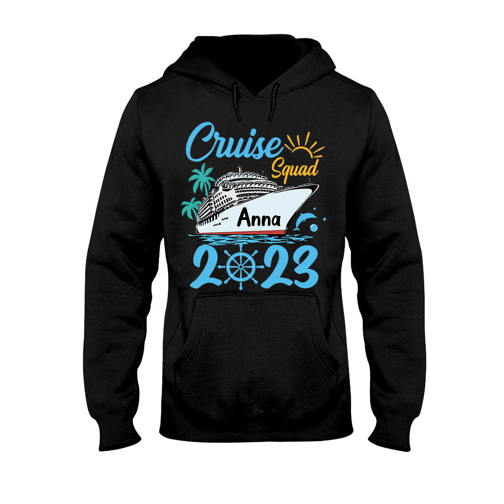 Cruising Squad – Personalisiertes T-Shirt und Hoodie für Kreuzfahrtbegeisterte