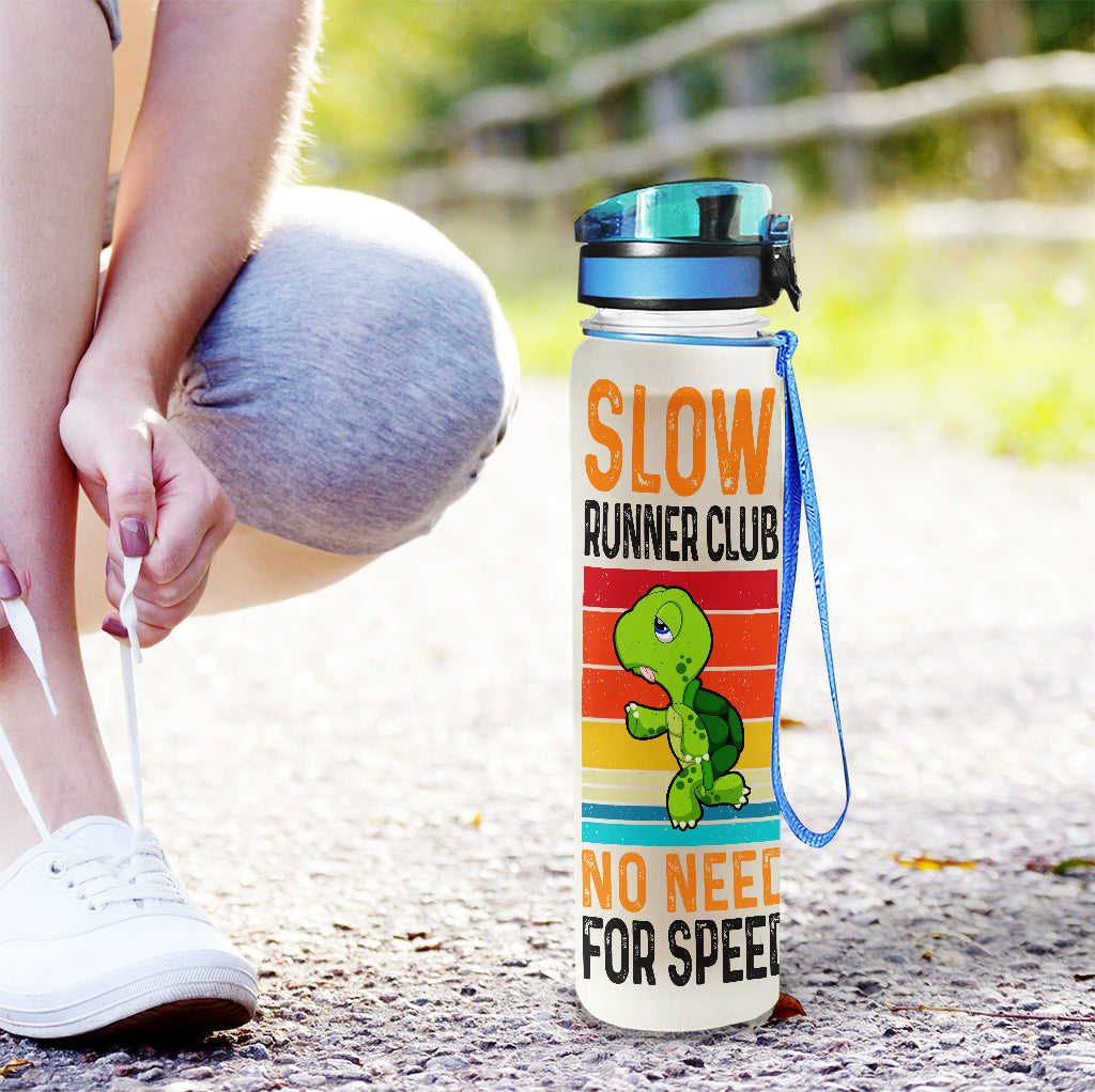 Slow Runner Club – Personalisierte Trinkflasche mit Wasserzähler