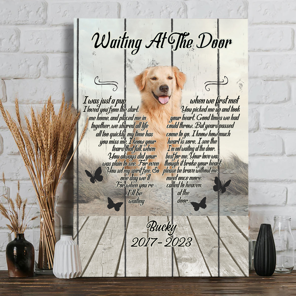 Wartend an der Tür – Personalisierte Hundeleinwand und Poster