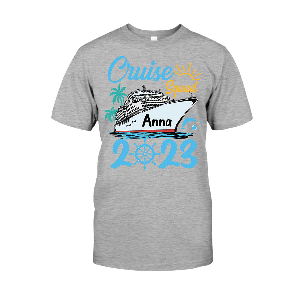 Cruising Squad – Personalisiertes T-Shirt und Hoodie für Kreuzfahrtbegeisterte