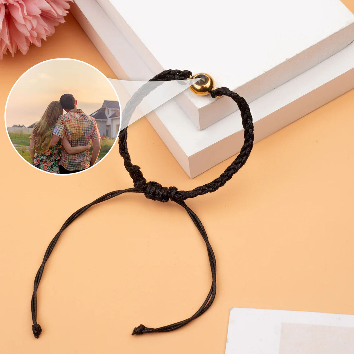 New Memory – Personalisiertes Projektionsarmband zum Einzug