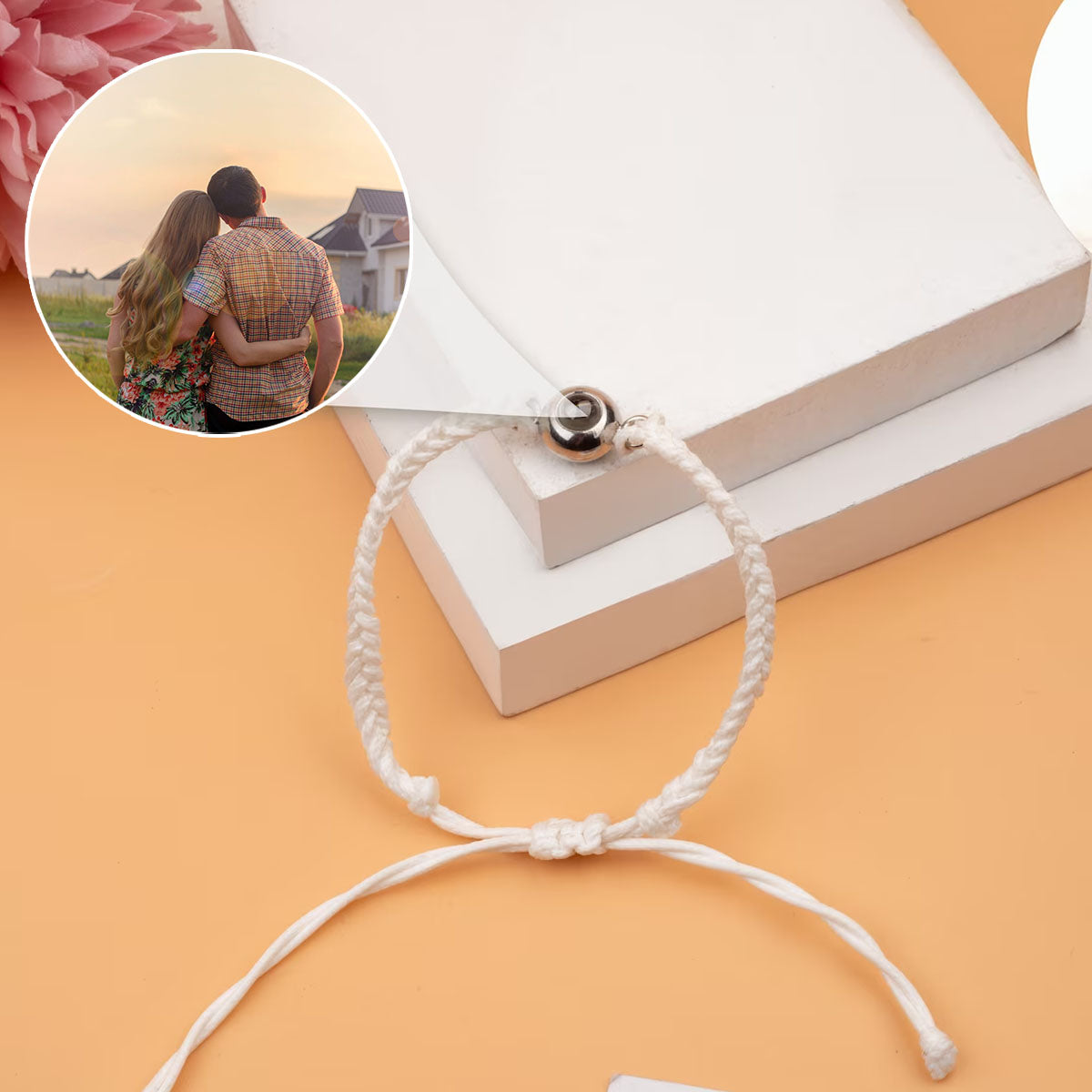 New Memory – Personalisiertes Projektionsarmband zum Einzug