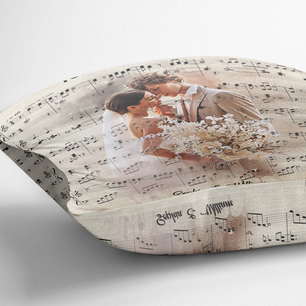 Coussin décoratif personnalisé « Magnifique en blanc » pour couple