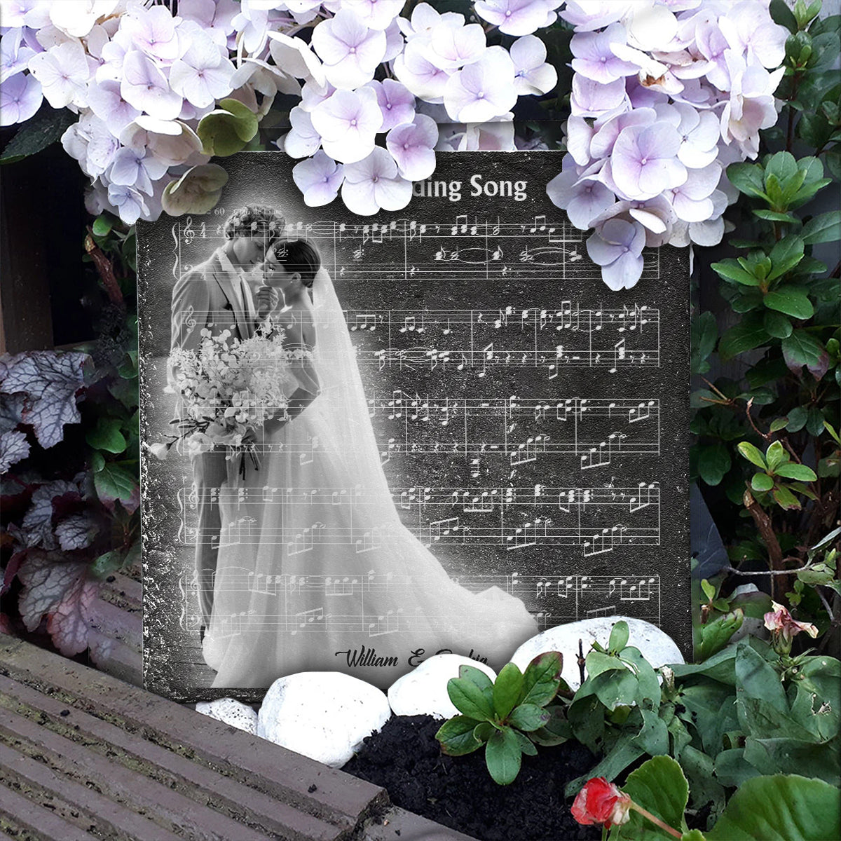 Wunderschön in Weiß – Personalisierter quadratischer Stein für Ehemann und Ehefrau