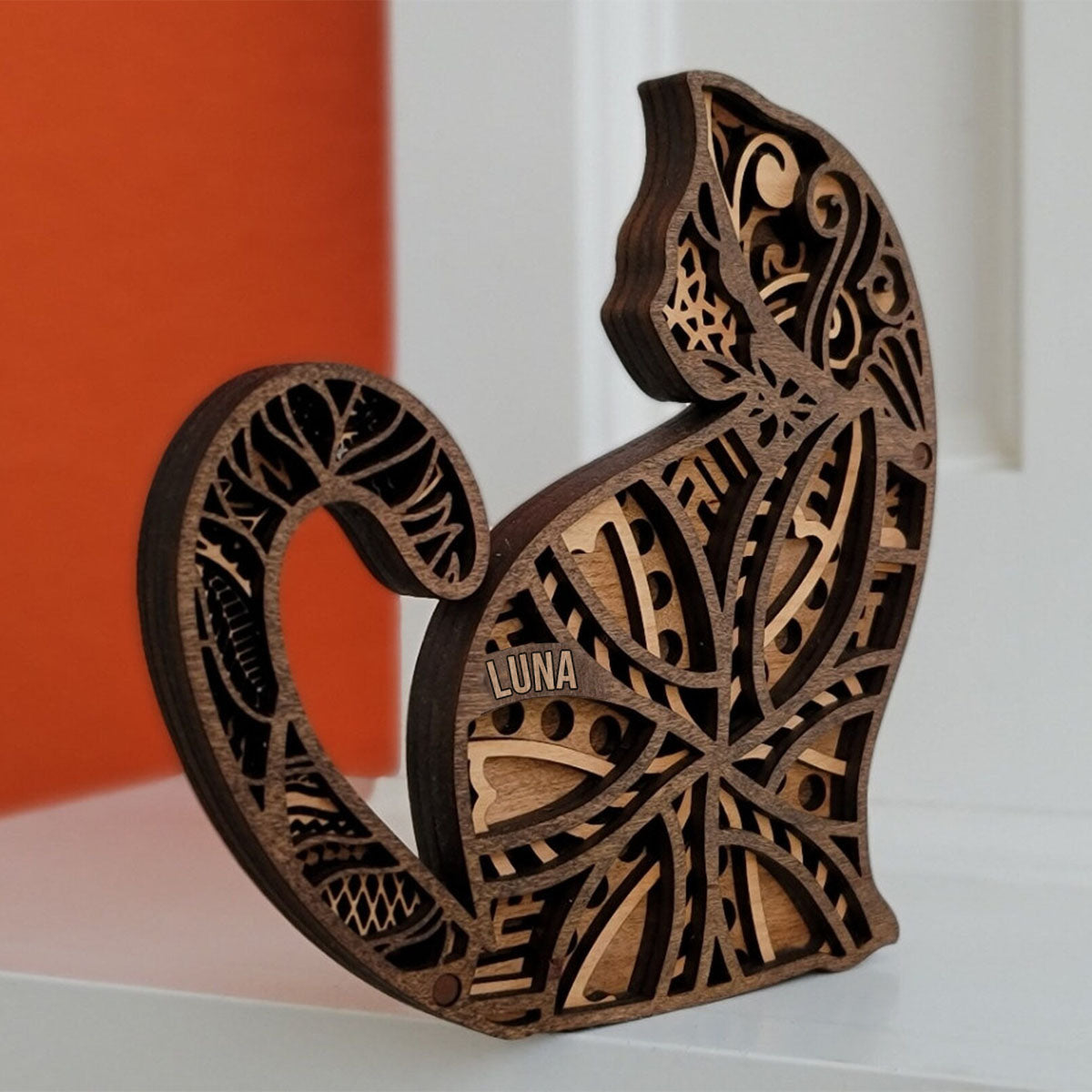 Personalisierte, handgefertigte Katzenskulptur aus Holz – Personalisierte Katzenskulptur aus 4 Schichten