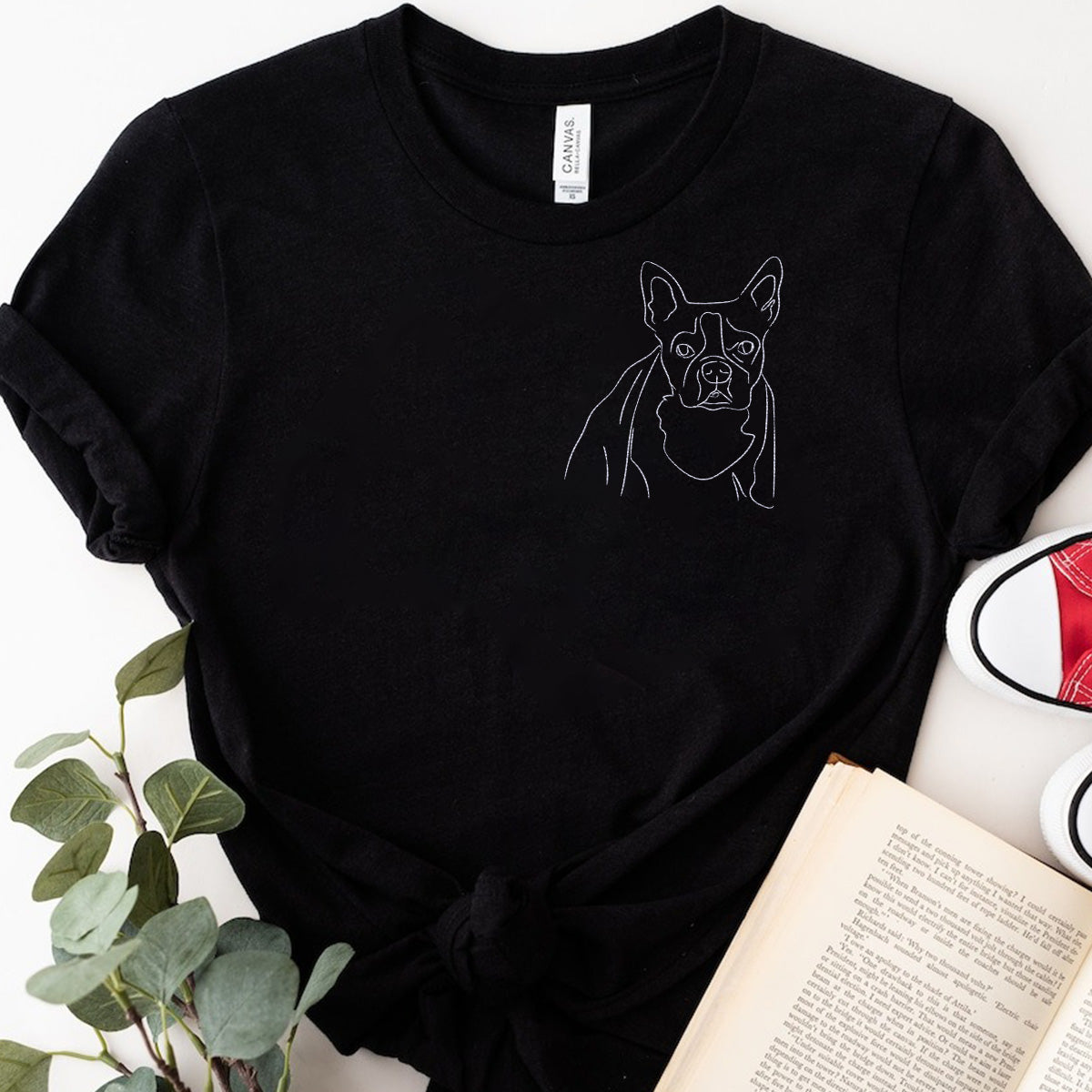 T-shirt brodé personnalisé avec motif de chien