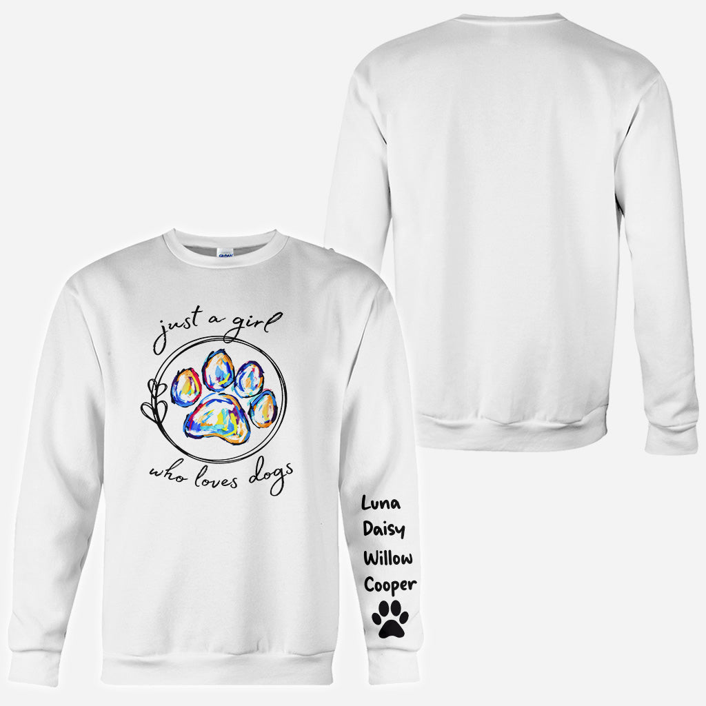 T-shirt personnalisé « Juste une fille qui aime les chiens » avec un motif de chien.