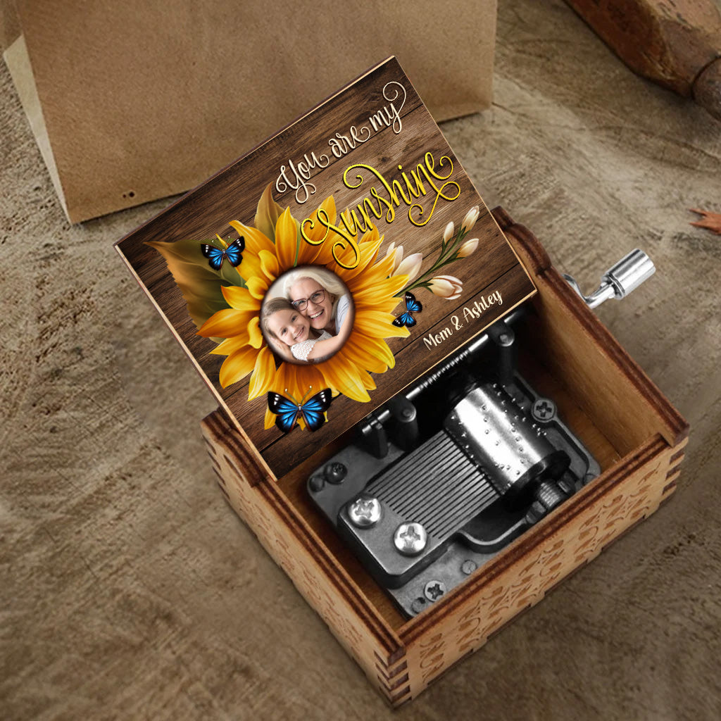 You Are My Sunshine - Gift for mom, grandma, dad, grandpa, daughter, son, granddaughter, grandson, sister, brother, friend, wife, husband - Personalized Hand Crank Music Box
