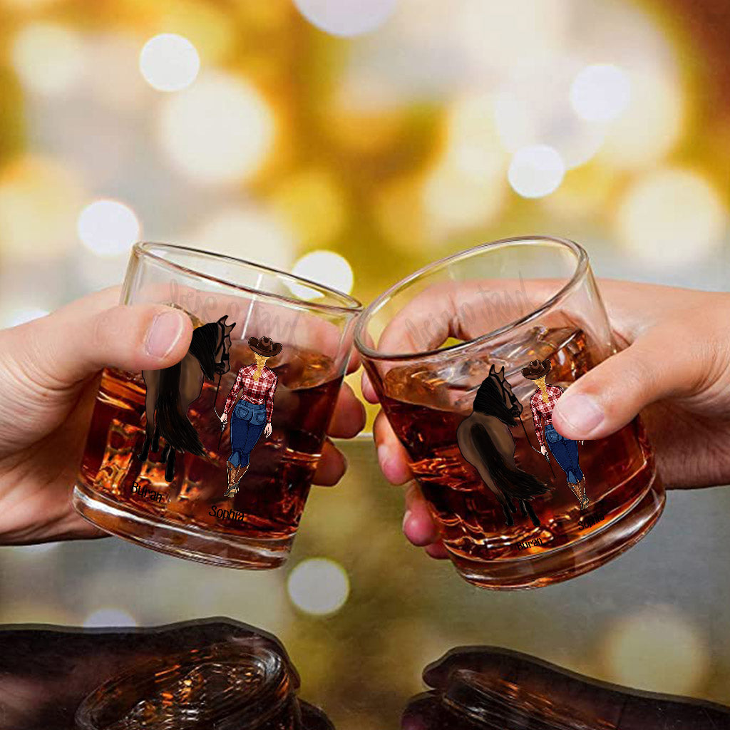 Einfach ein Mädchen, das Pferde liebt – personalisiertes Pferde-Whiskyglas