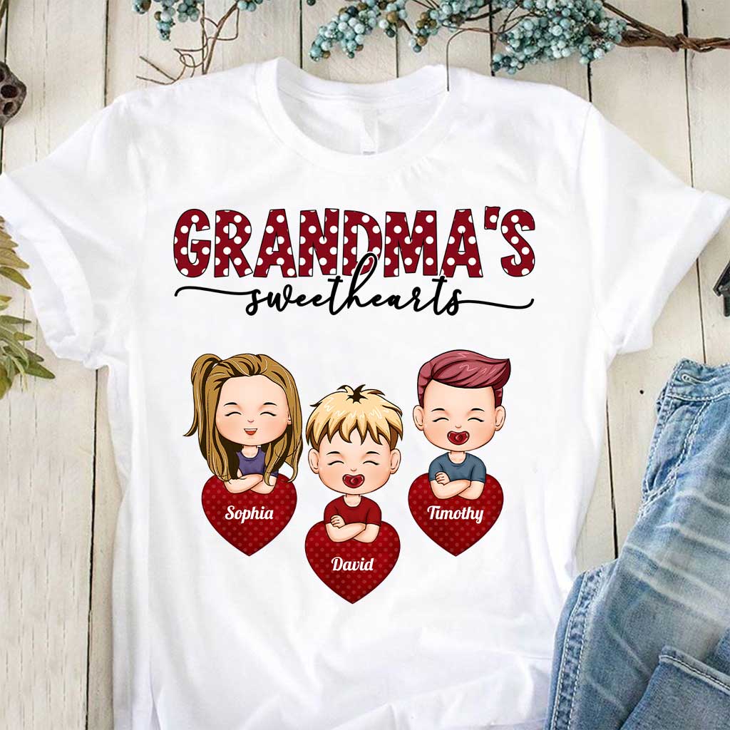 Omas Lieblinge – Personalisiertes Valentinstags-T-Shirt und Hoodie für Oma