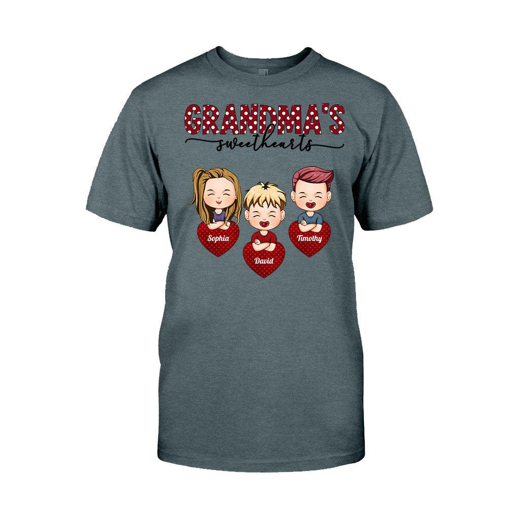 Omas Lieblinge – Personalisiertes Valentinstags-T-Shirt und Hoodie für Oma