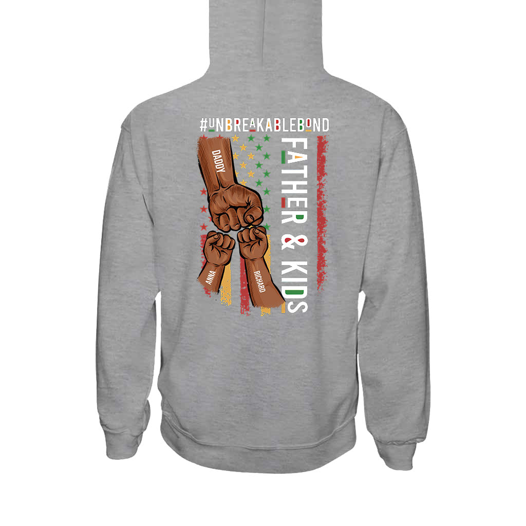 Unzerbrechliche Bindung zwischen Vater und Sohn – Personalisiertes T-Shirt und Hoodie für Afroamerikaner