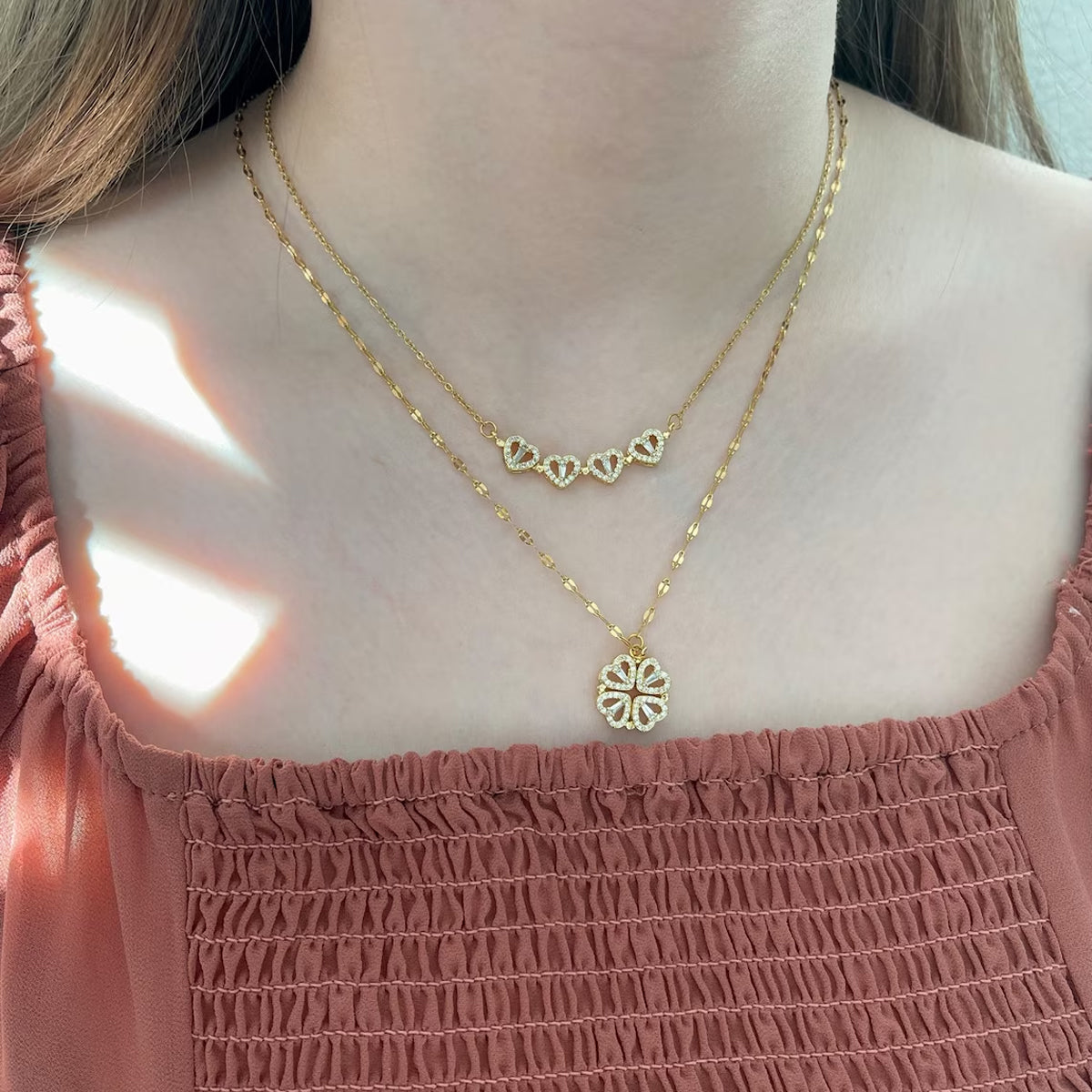 Halskette mit vierblättrigem Kleeblatt