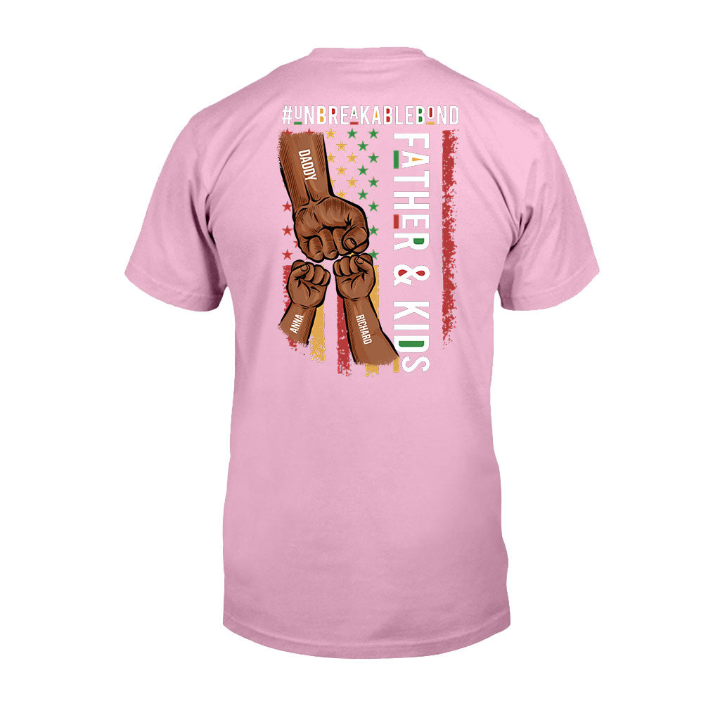 Unzerbrechliche Bindung zwischen Vater und Sohn – Personalisiertes T-Shirt und Hoodie für Afroamerikaner